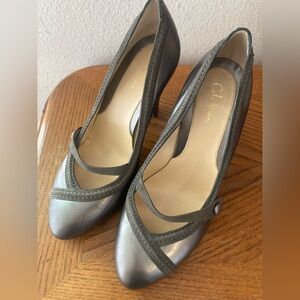 COLE HAAN Silvery Gray Mary Jane Heels (8)